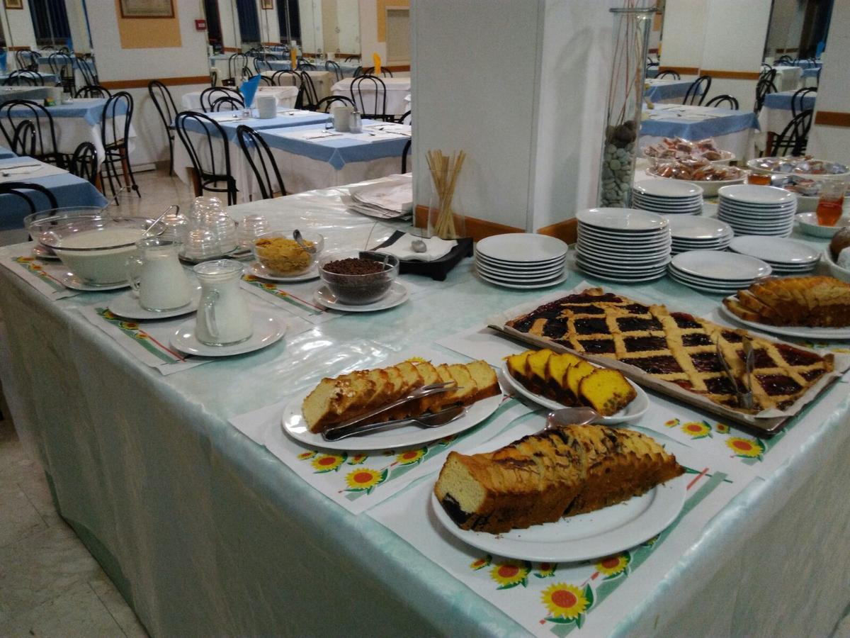 Hotel Caravan B&B Pesaro Zewnętrze zdjęcie